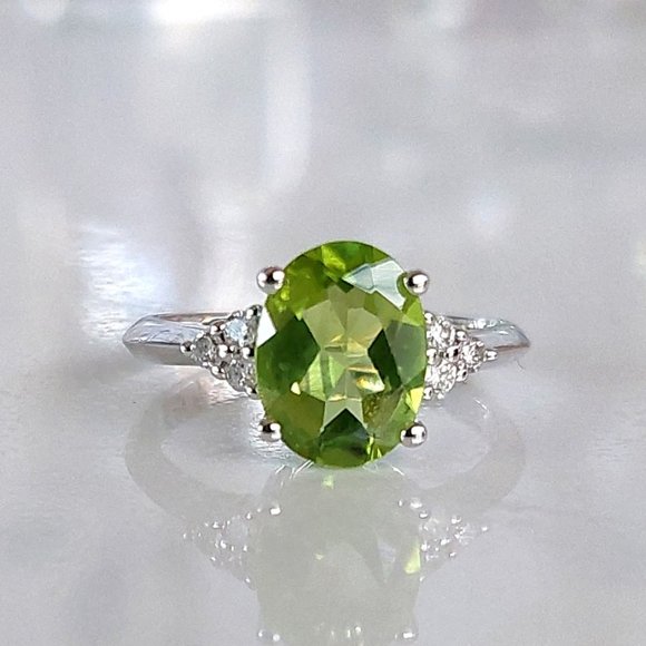 Hand Crafted Jewelry - FLASH SALE! 10Kt White Gold Peridot & Diamond Gold Ring